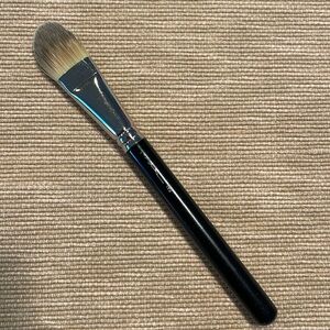 MAC foundation brush #190